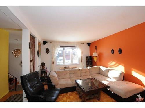 Salon - 900 Rue Picard, Brossard, QC - Indoor Photo Showing Living Room