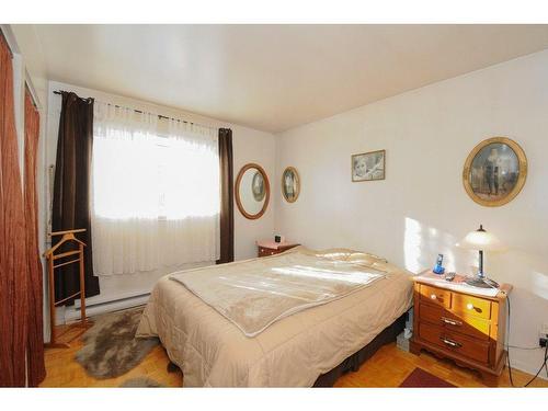 Chambre Ã  coucher principale - 900 Rue Picard, Brossard, QC - Indoor Photo Showing Bedroom