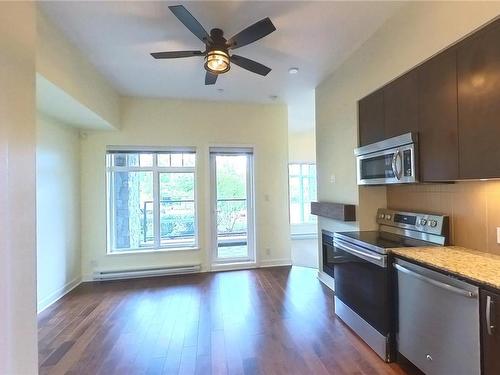 117-1395 Bear Mountain Pkwy, Langford, BC - Indoor Photo Showing Kitchen