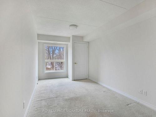 305-486 Laclie St, Orillia, ON - Indoor Photo Showing Other Room