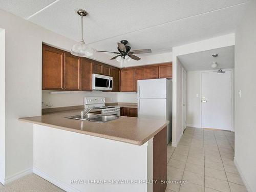 305-486 Laclie St, Orillia, ON - Indoor Photo Showing Kitchen