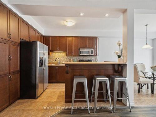 57 Marina Point Cres, Hamilton, ON - Indoor Photo Showing Kitchen