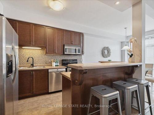 57 Marina Point Cres, Hamilton, ON - Indoor Photo Showing Kitchen