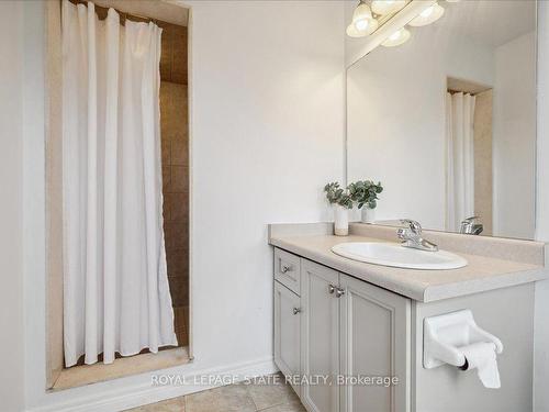 57 Marina Point Cres, Hamilton, ON - Indoor Photo Showing Bathroom