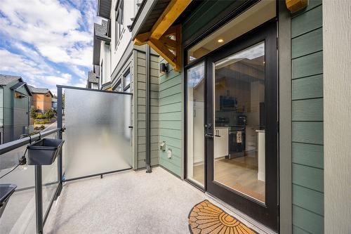 114-1435 Cara Glen Court, Kelowna, BC - Outdoor With Balcony With Exterior