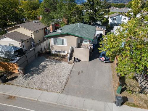 910 Raymer Avenue, Kelowna, BC 