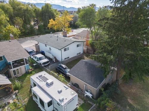 910 Raymer Avenue, Kelowna, BC 