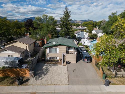 910 Raymer Avenue, Kelowna, BC 