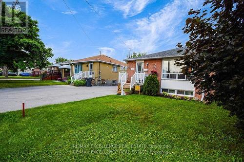 58 Fairglen Avenue, Brampton, ON - Outdoor