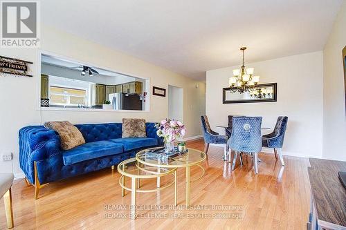 58 Fairglen Avenue, Brampton, ON - Indoor Photo Showing Living Room