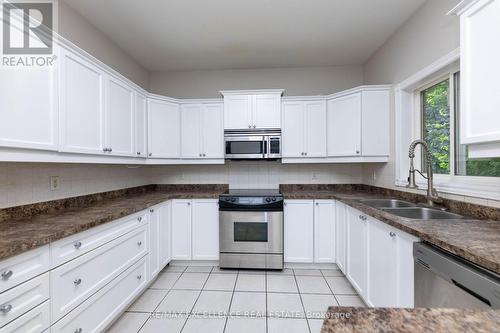 51 Stollar Boulevard, Barrie, ON - Indoor Photo Showing Kitchen With Double Sink