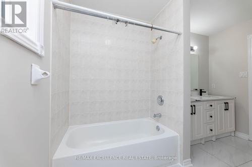 51 Stollar Boulevard, Barrie, ON - Indoor Photo Showing Bathroom