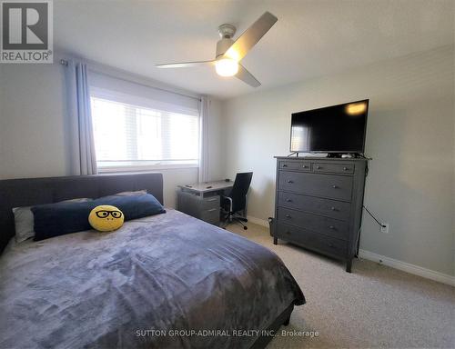 282 Dalgleish Trail, Hamilton, ON - Indoor Photo Showing Bedroom