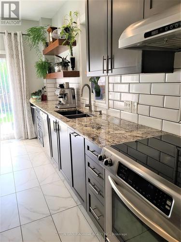 282 Dalgleish Trail, Hamilton, ON - Indoor Photo Showing Kitchen With Stainless Steel Kitchen With Double Sink With Upgraded Kitchen