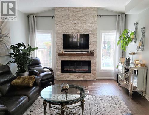 282 Dalgleish Trail, Hamilton, ON - Indoor Photo Showing Living Room With Fireplace