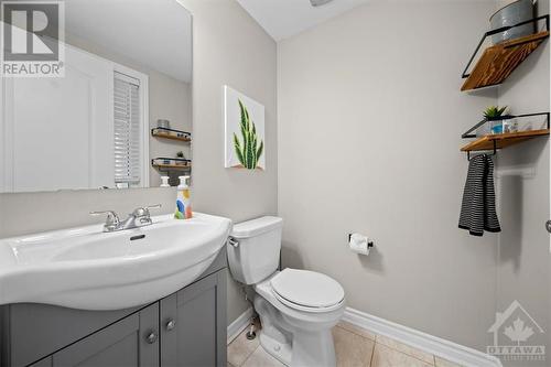 2 piece bath at entrance - 713 Mayfly Crescent, Ottawa, ON - Indoor Photo Showing Bathroom