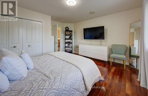 58 West Acres Crescent, Kitchener, ON - Indoor Photo Showing Bedroom