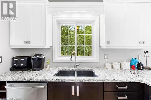 703021 Walker Sideroad, Chatsworth, ON - Indoor Photo Showing Kitchen With Double Sink With Upgraded Kitchen