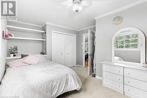 703021 Walker Sideroad, Chatsworth, ON - Indoor Photo Showing Bedroom