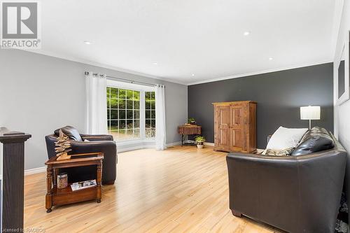 703021 Walker Sideroad, Chatsworth, ON - Indoor Photo Showing Living Room