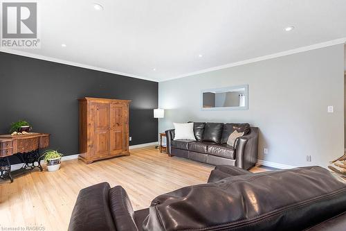 703021 Walker Sideroad, Chatsworth, ON - Indoor Photo Showing Living Room