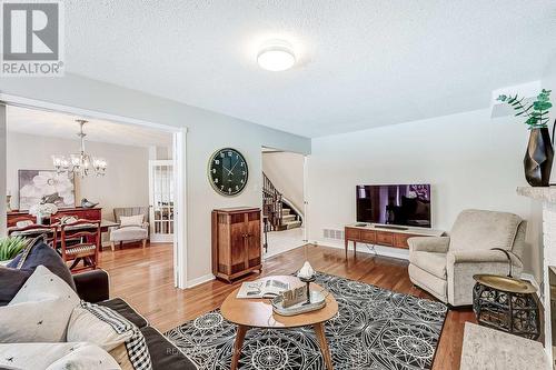 33 Rice Drive, Whitby (Pringle Creek), ON - Indoor Photo Showing Living Room