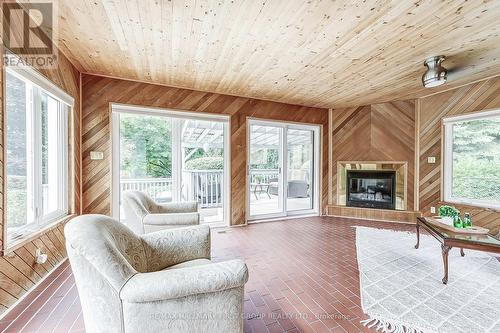 33 Rice Drive, Whitby (Pringle Creek), ON - Indoor Photo Showing Living Room With Fireplace