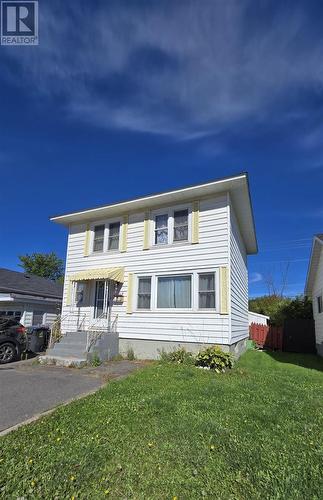 1014 Wellington St E, Sault Ste Marie, ON - Outdoor