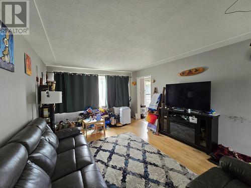 1014 Wellington St E, Sault Ste Marie, ON - Indoor Photo Showing Living Room