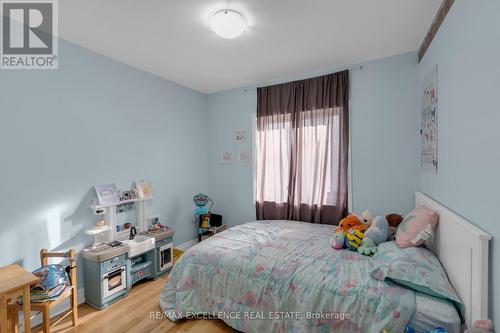 17 Coniston Avenue, Brampton, ON - Indoor Photo Showing Bedroom