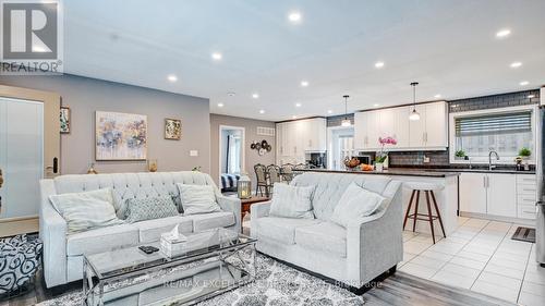 21 Elizabeth Street, Halton Hills, ON - Indoor Photo Showing Living Room