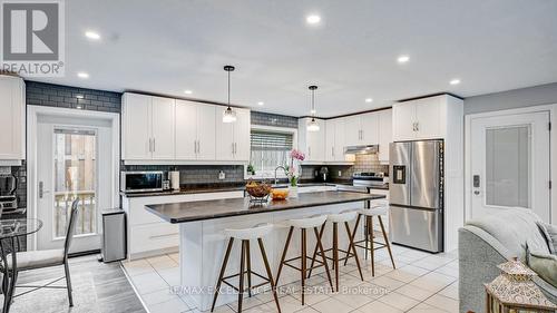 21 Elizabeth Street, Halton Hills, ON - Indoor Photo Showing Kitchen With Upgraded Kitchen