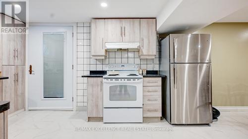 21 Elizabeth Street, Halton Hills, ON - Indoor Photo Showing Kitchen