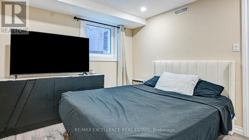 21 Elizabeth Street, Halton Hills, ON - Indoor Photo Showing Bedroom