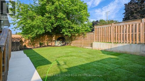 21 Elizabeth Street, Halton Hills, ON - Outdoor