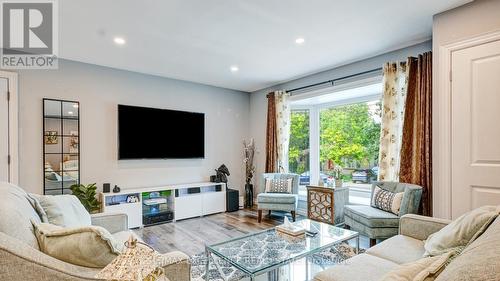 21 Elizabeth Street, Halton Hills, ON - Indoor Photo Showing Living Room