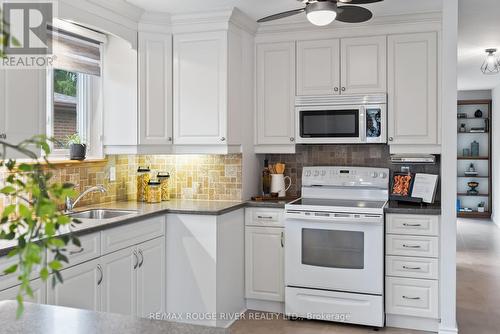 296 Harmony Road N, Oshawa (Eastdale), ON - Indoor Photo Showing Kitchen