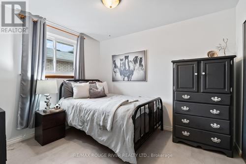 296 Harmony Road N, Oshawa (Eastdale), ON - Indoor Photo Showing Bedroom