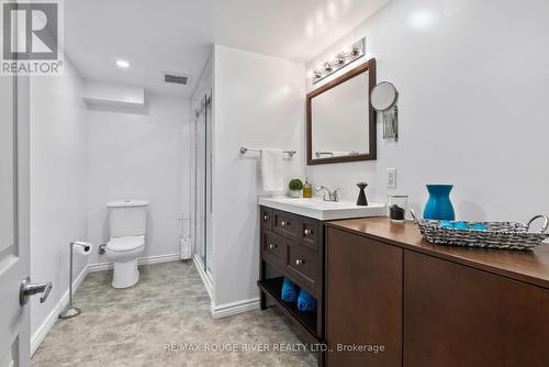 296 Harmony Road N, Oshawa (Eastdale), ON - Indoor Photo Showing Bathroom