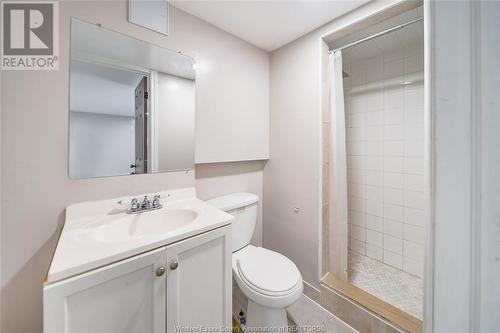 1623-25 Drouillard, Windsor, ON - Indoor Photo Showing Bathroom