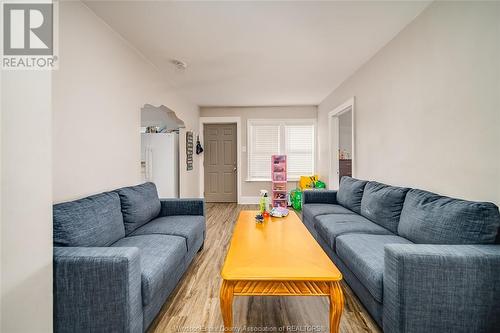 1623-25 Drouillard, Windsor, ON - Indoor Photo Showing Living Room