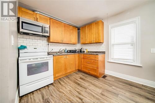 1623-25 Drouillard, Windsor, ON - Indoor Photo Showing Kitchen