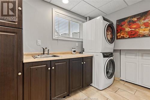 308 Dossenbach Drive, Lasalle, ON - Indoor Photo Showing Laundry Room