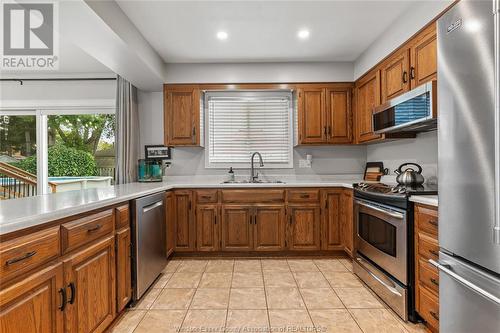 308 Dossenbach Drive, Lasalle, ON - Indoor Photo Showing Kitchen