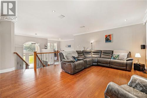 6275 Apple Orchard Road, Ottawa, ON - Indoor Photo Showing Living Room