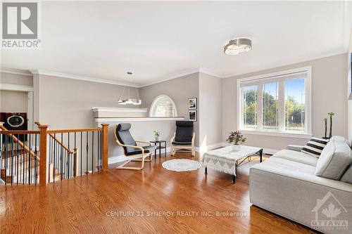 6275 Apple Orchard Road, Ottawa, ON - Indoor Photo Showing Living Room