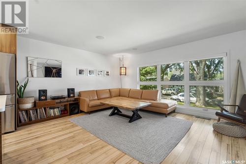 126 1St Street E, Saskatoon, SK - Indoor Photo Showing Living Room