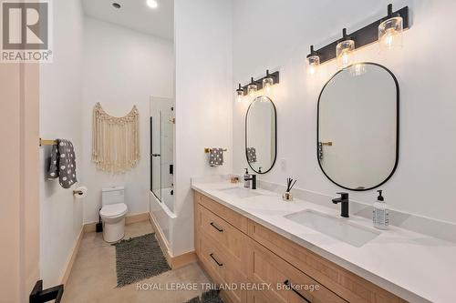 164 Brayside Street, Central Elgin (Port Stanley), ON - Indoor Photo Showing Bathroom