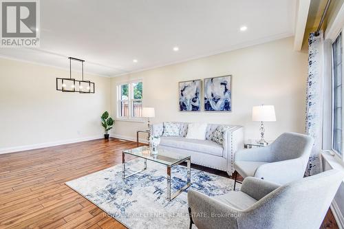 42 Hewson Crescent, Halton Hills, ON - Indoor Photo Showing Living Room