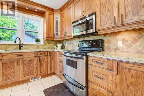 42 Hewson Crescent, Halton Hills, ON - Indoor Photo Showing Kitchen